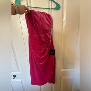 Lulu’s NWT - Glamorous Celebrations Hot Pink Velvet
Strapless Tulip Dress, XS